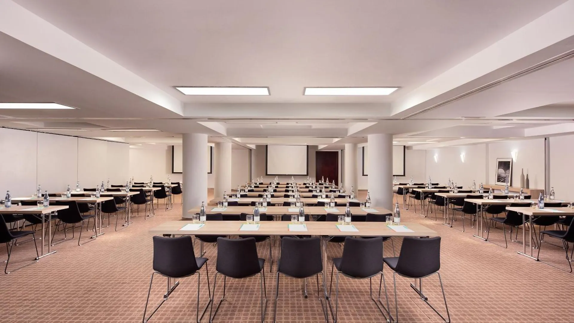 Le Meridien Barcelona Hotel