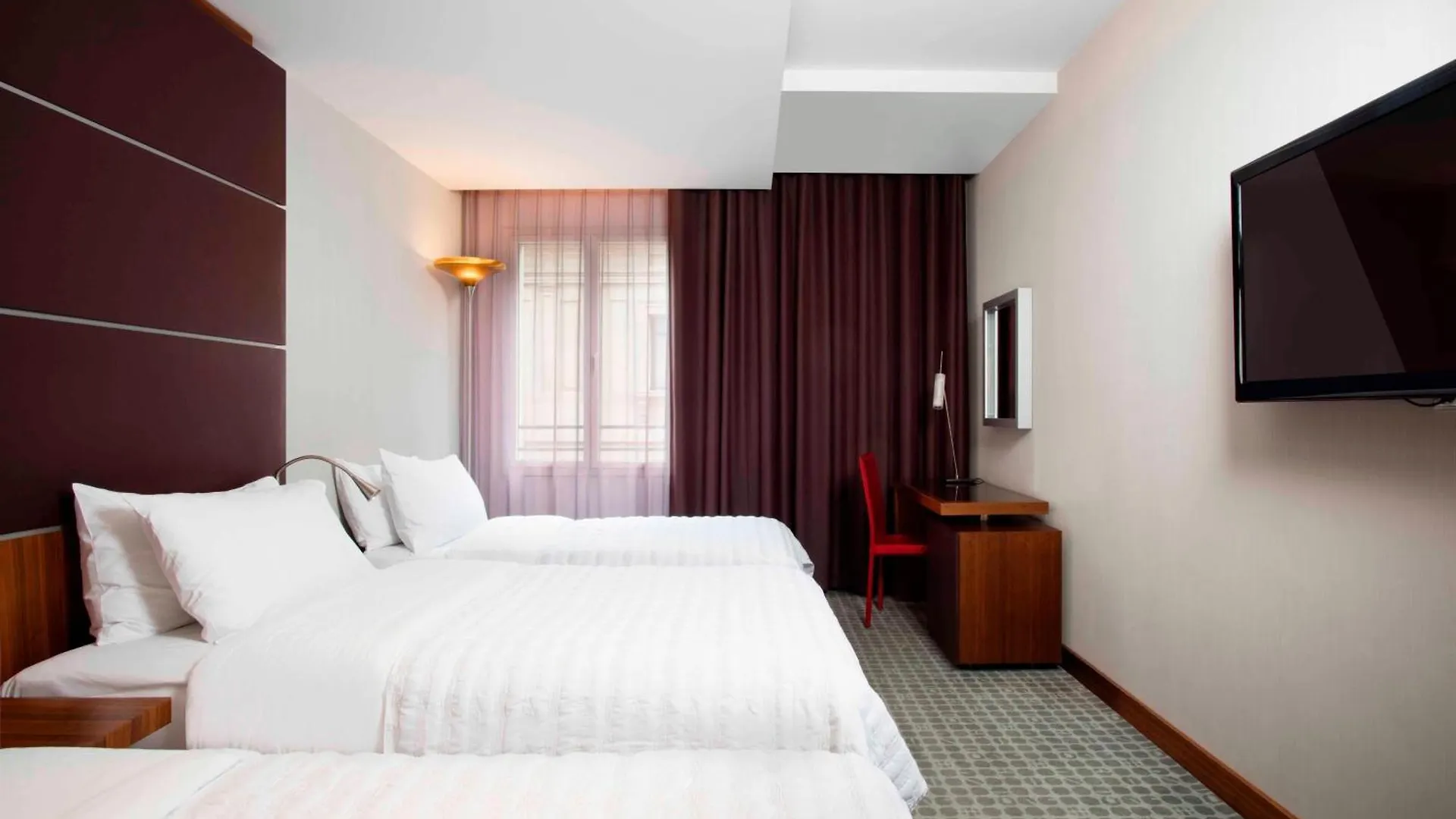 Le Meridien Barcelona 5*,