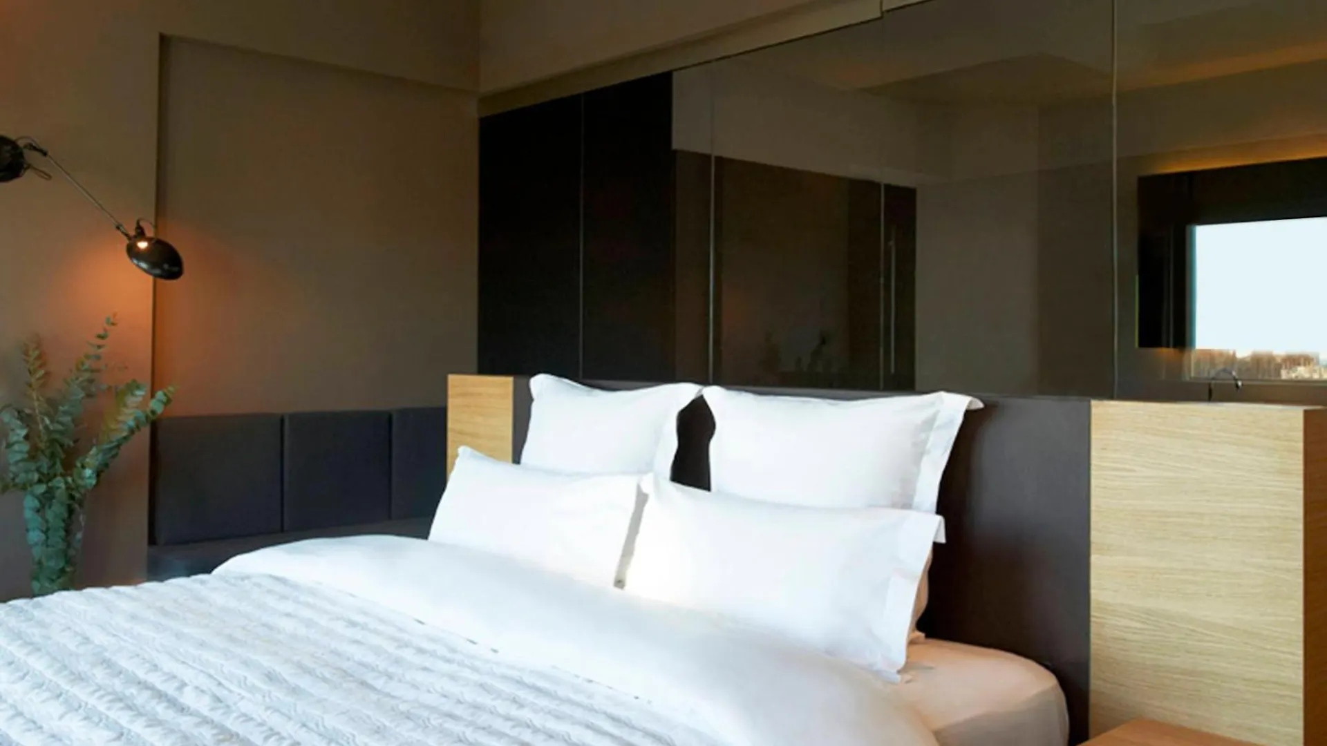 Le Meridien Barcelona 5*,