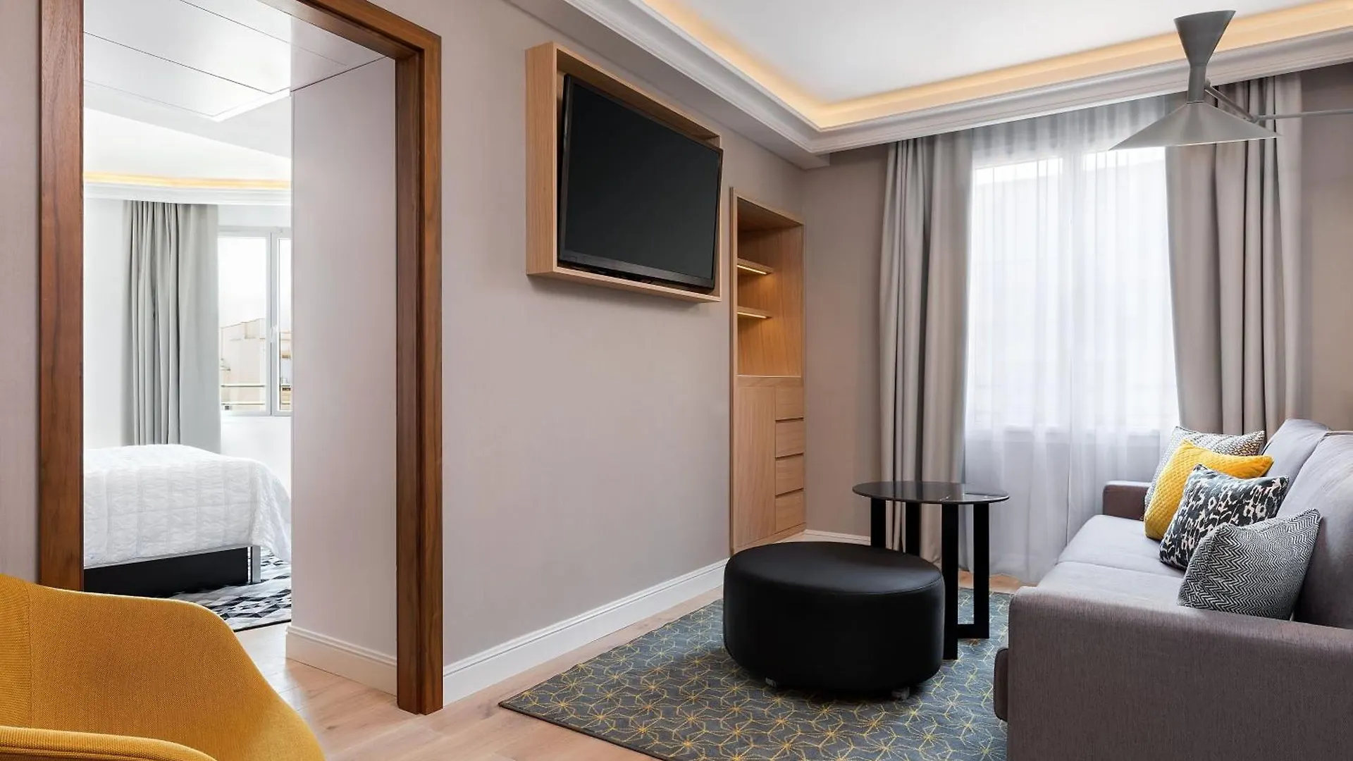 Le Meridien Barcelona 5*,